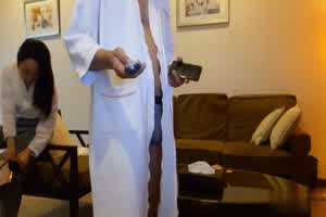 康先生 二访湖南女大生~“康董你好久没来了”  背景图片