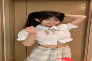 吃瓜猛料《独家猛料》校园新瓜!山东【黄欣燕】爆出大瓜  背景图片