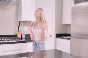 冰敷屁眼BB  背景图片