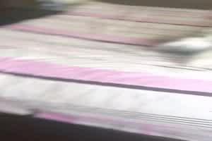 淫荡人妻抱着孩子出来偷情做爱  背景图片