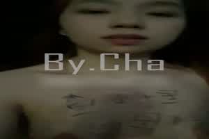 【母狗实名认证】广州金铂壹号业主[吴晗]被知名金主[查小理]停车场野战视频曝光！长相清纯甜美带有骚气  背景图片