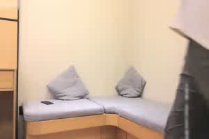 小宝探花 黑衣短裙高颜值气质姐姐  背景图片