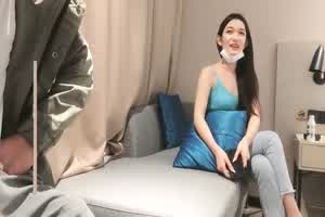 91大神 探花约操笑起来甜甜的苗条援交女孩 有说有笑掰逼爆操  背景图片