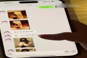 和大胸九儿的水下约会  背景图片