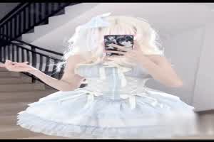 婚纱萝丽她说娶她之前要先让他怀孕  背景图片