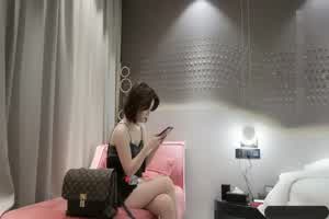 极品外围平面模特服务好很听话  背景图片