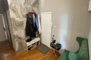 爸妈给你租房 不是要你骗妹妹回去干的内  背景图片