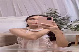 幼齿的诱惑抠到不能自己  背景图片