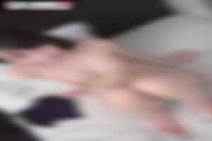 内射这个奶头很大的羞涩妹妹  背景图片