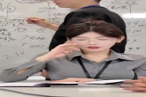 自购推特长腿女神-怪不得每次都射腿上，这大长腿站着比男主还高！油亮黑丝配高跟，谁能顶得住不射啊  背景图片