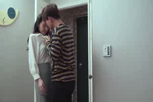 韩国三级片精彩片段很有气质的女主角  背景图片