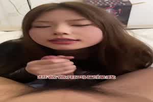 【史上最骚反差】没见过这么想要鸡巴的母狗，哀求爸爸用鸡巴操，爸爸开心才用鸡巴操，颜射后又帮鸡巴舔  背景图片