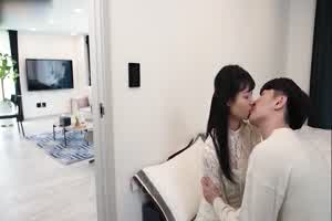 高颜质网美跟男友高清画质流出  背景图片