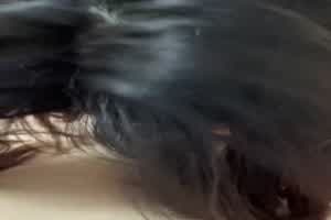 趁着工友在上班，特意请假来看望他来大姨妈的老婆  背景图片