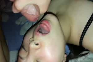 颜射小情人  背景图片