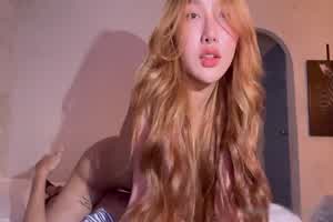 【小编推荐】kanya 女王饥渴了 当然要好好服务  背景图片