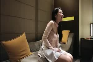 小宝寻花约长腿妹子一路插到床上  背景图片