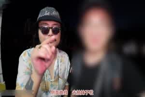 【太卷了，现在拍av都跨国】超美的泰国模特，虽然语言不通，但是舔的很起劲，还用嘴巴帮忙戴套  背景图片