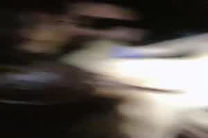 富二代诱骗小妹妹车上口交  背景图片