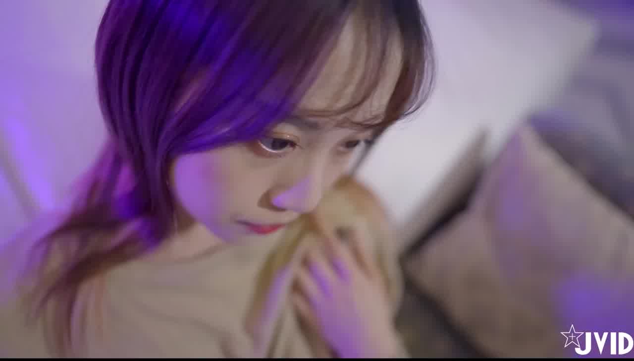  jvid韩风正妹桃桃 摆动少女的嫩臀 的剧照2