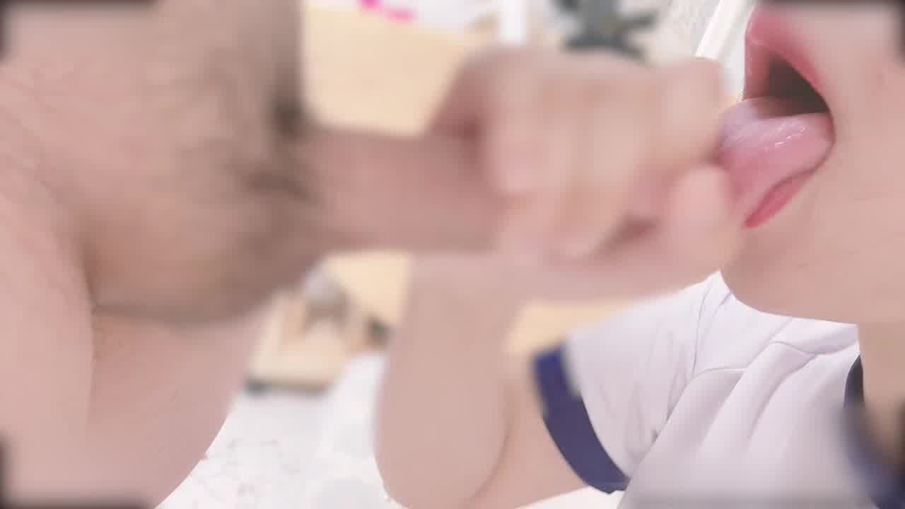  把极品短发毛衣正妹插到高潮 的剧照3