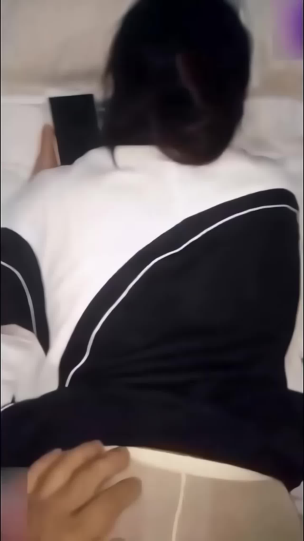  学生妹小母狗，被大哥约酒店啪啪，妈妈来电还在被操 的剧照6