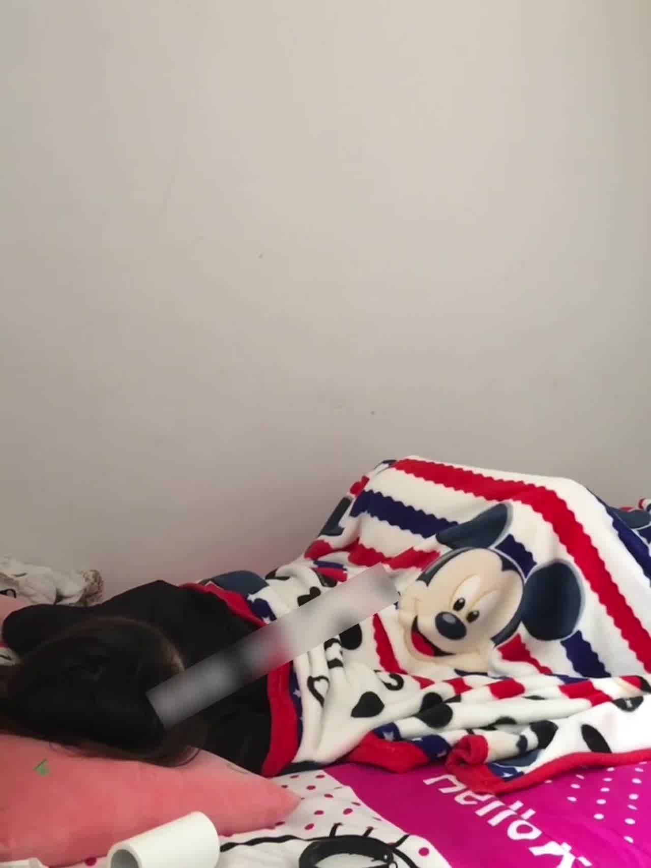  【顶级泄密】稀有资源出租房小情侣，小伙子还挺猛，无套猛操，自拍泄密 的剧照2