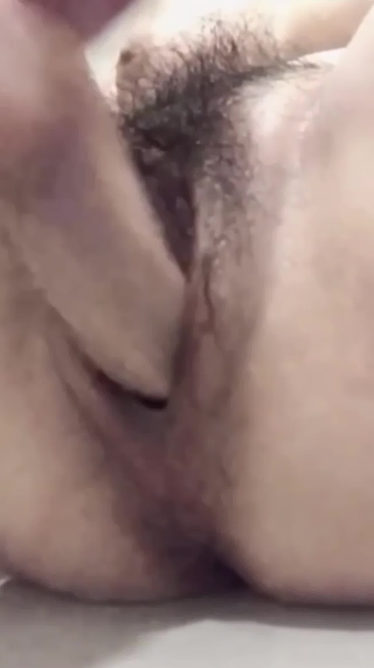  在厕所跟女友打炮很刺激 的剧照3