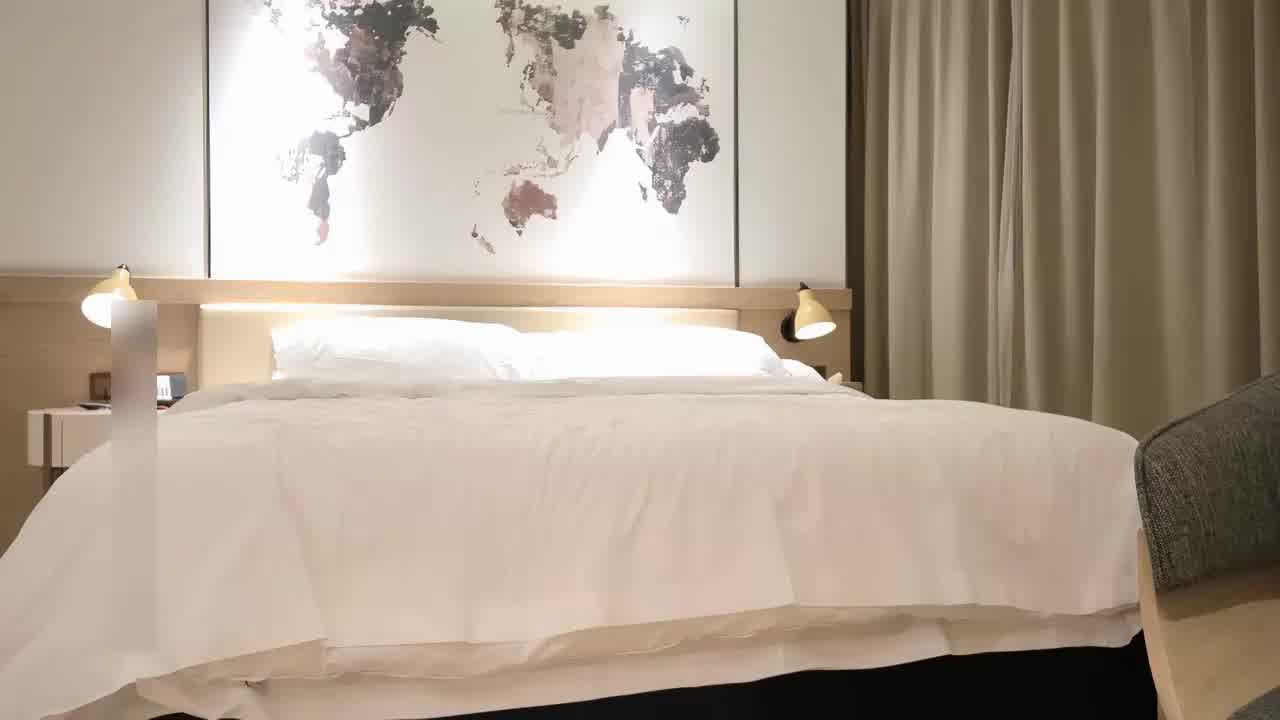  【给鸡吓坏了，套子都干逼里面了】小穴淫水拉丝，整根插入瞬间爽的美女啊啊大叫，佳片推荐啊看的鸡吧梆硬！ 的剧照7