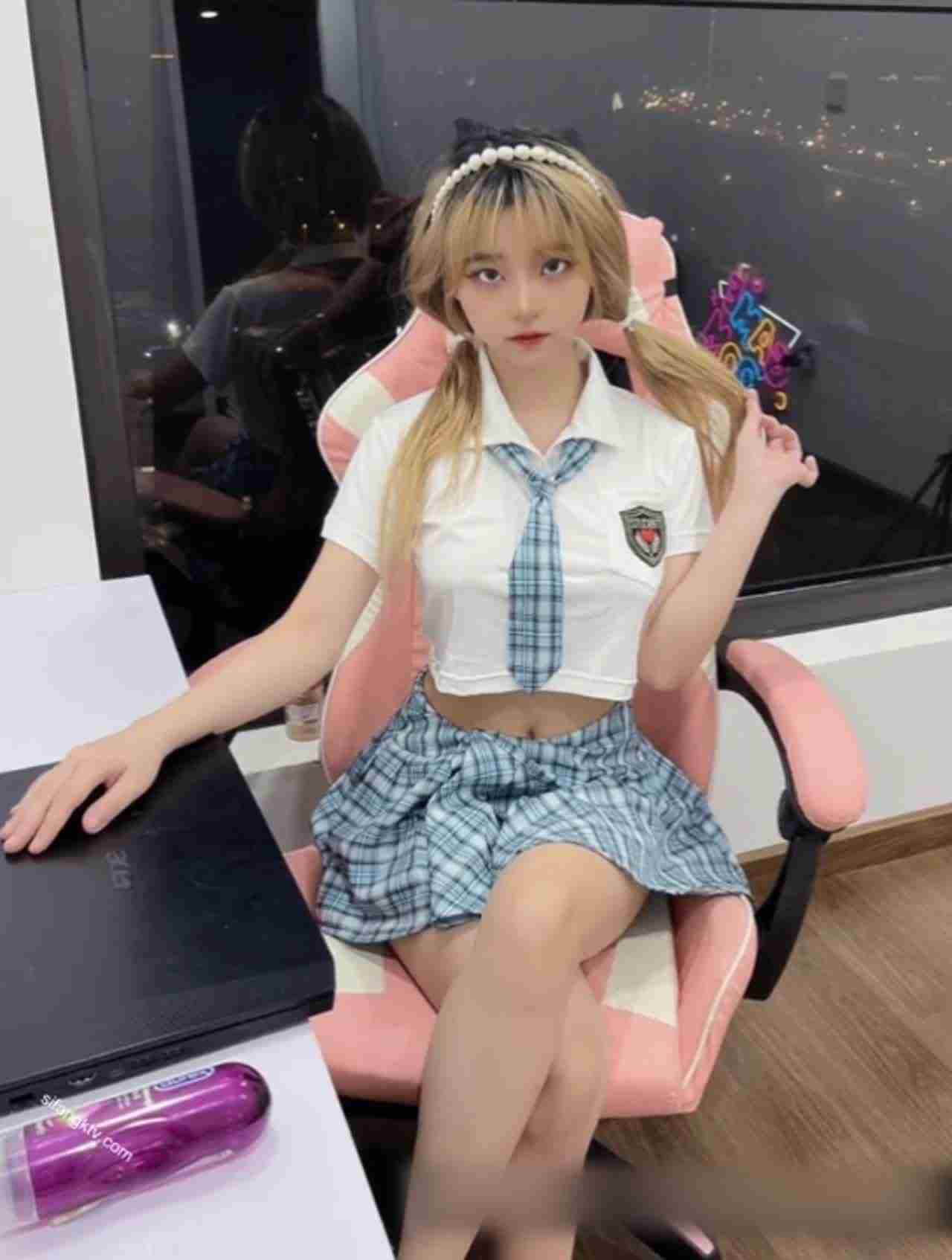  linh 福利甄选小姐姐反差清纯校园仙女范脱了就变了样 的剧照10