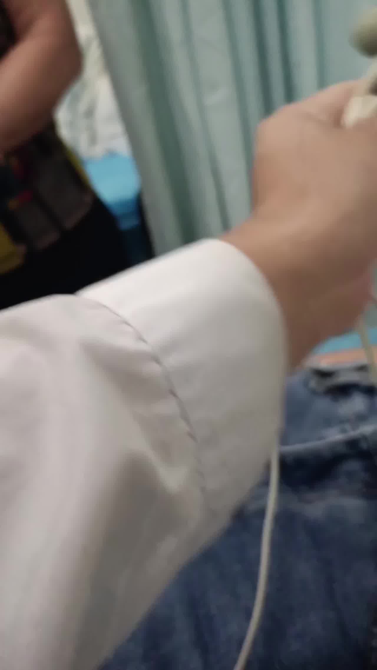  身为诊所医生福利就是天天看奶子 的剧照1