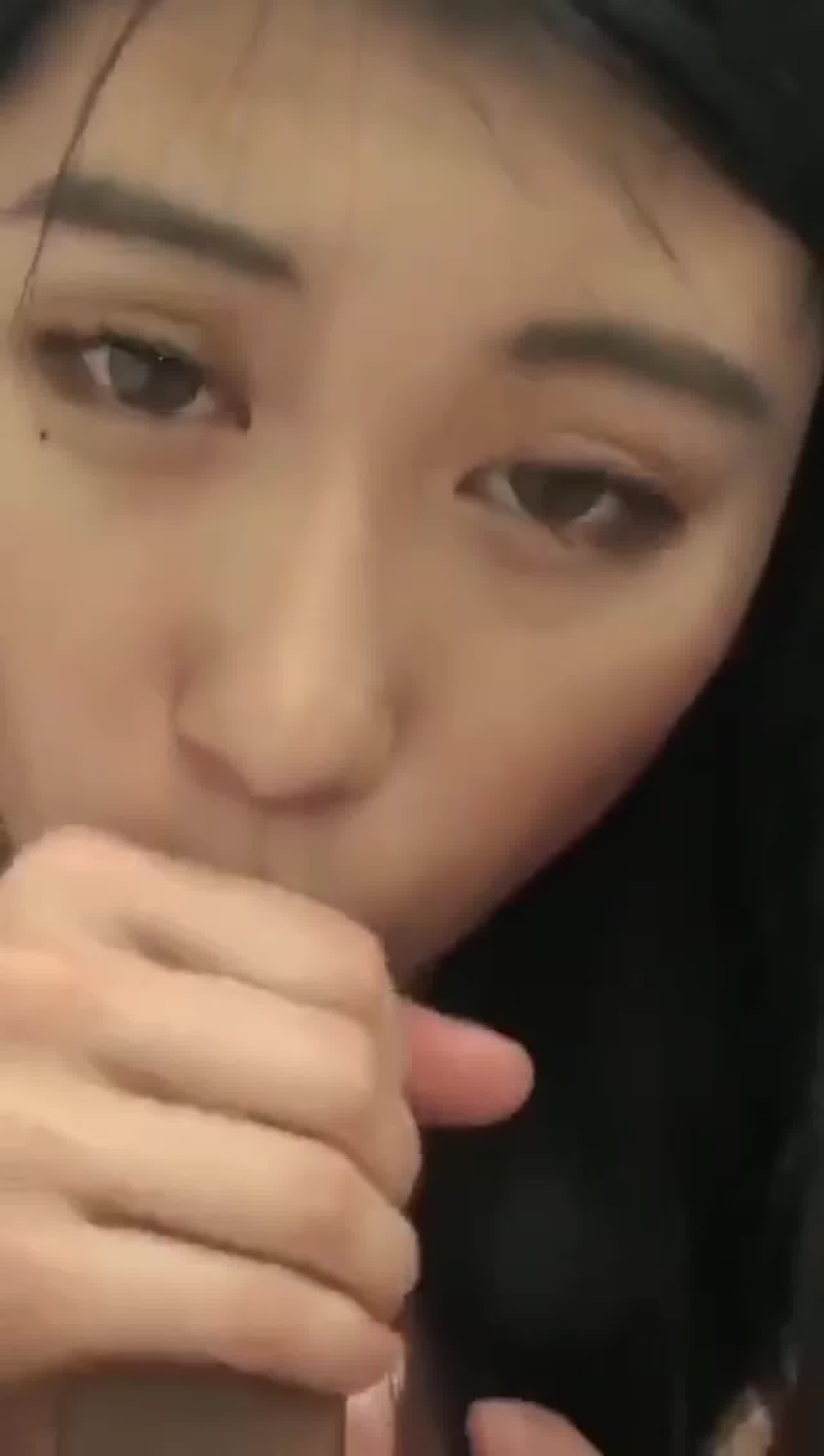  反差婊系列爱鸡巴的骚货 的剧照9