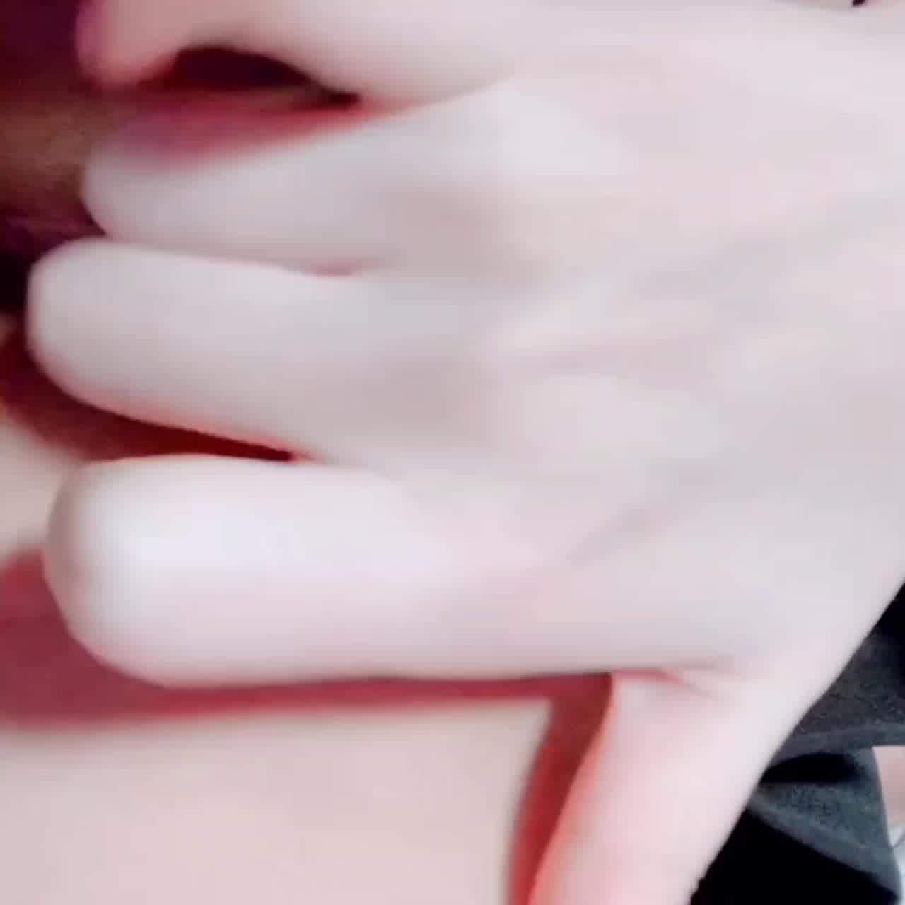  原创 学妹自慰喷水大特写 的剧照1