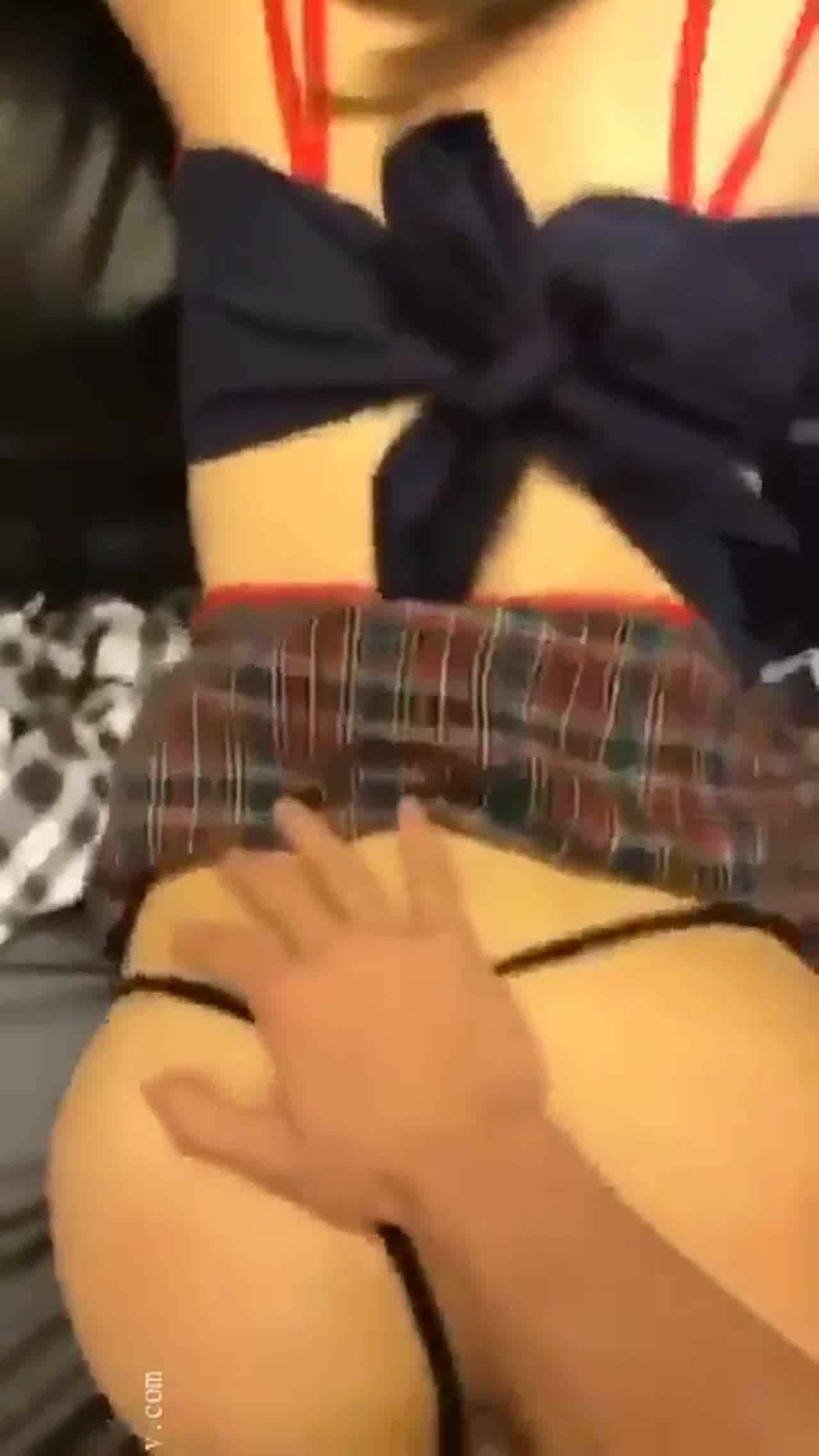  前女友系列！白皙前女友触景生情 迫不及待的想大干一场 还是熟悉的味道！ 的剧照9