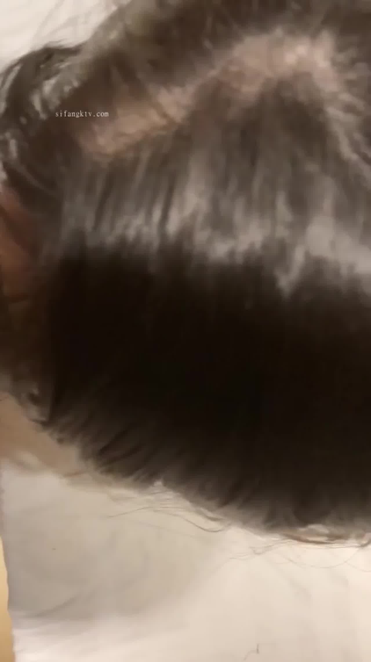  45纯正的乖乖女反差婊了，但在床上妹子最喜欢穿着各种情趣内衣勾引做爱 的剧照8