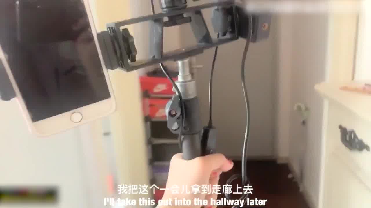  色诱外卖小哥招架不住狂操 的剧照8