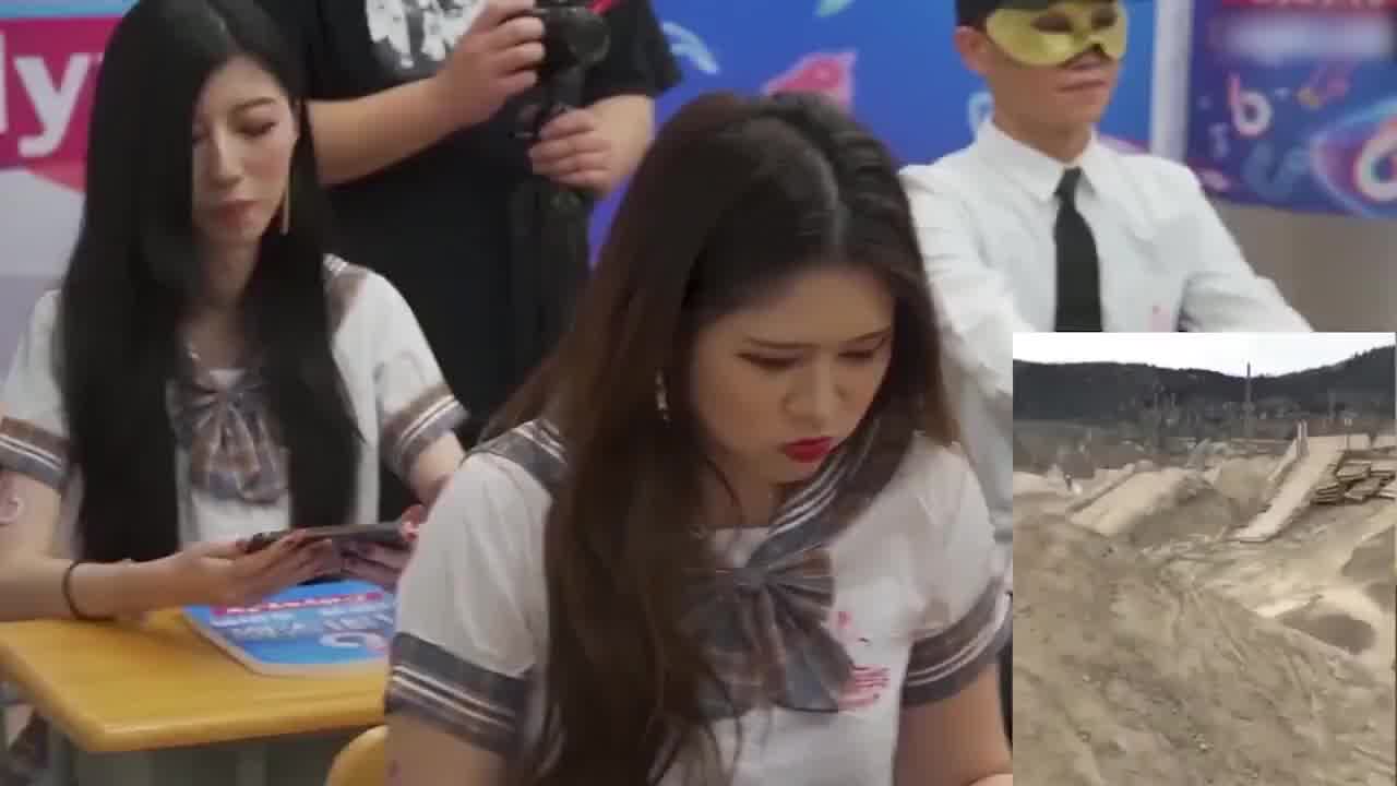  【深夜精腥秀】抖阴学院 处男自习课 的剧照6