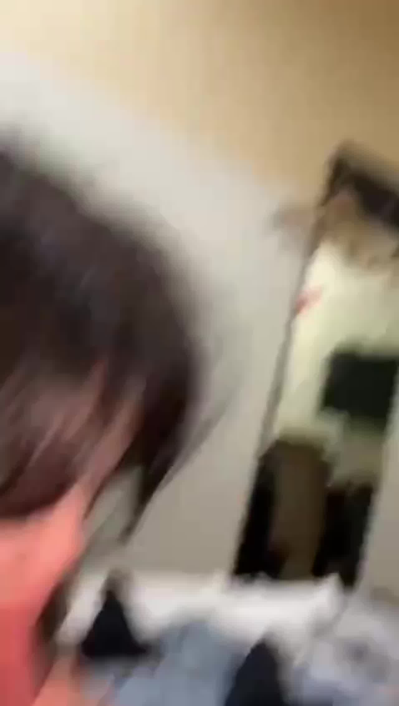  口交拍照来比个ya 的剧照2