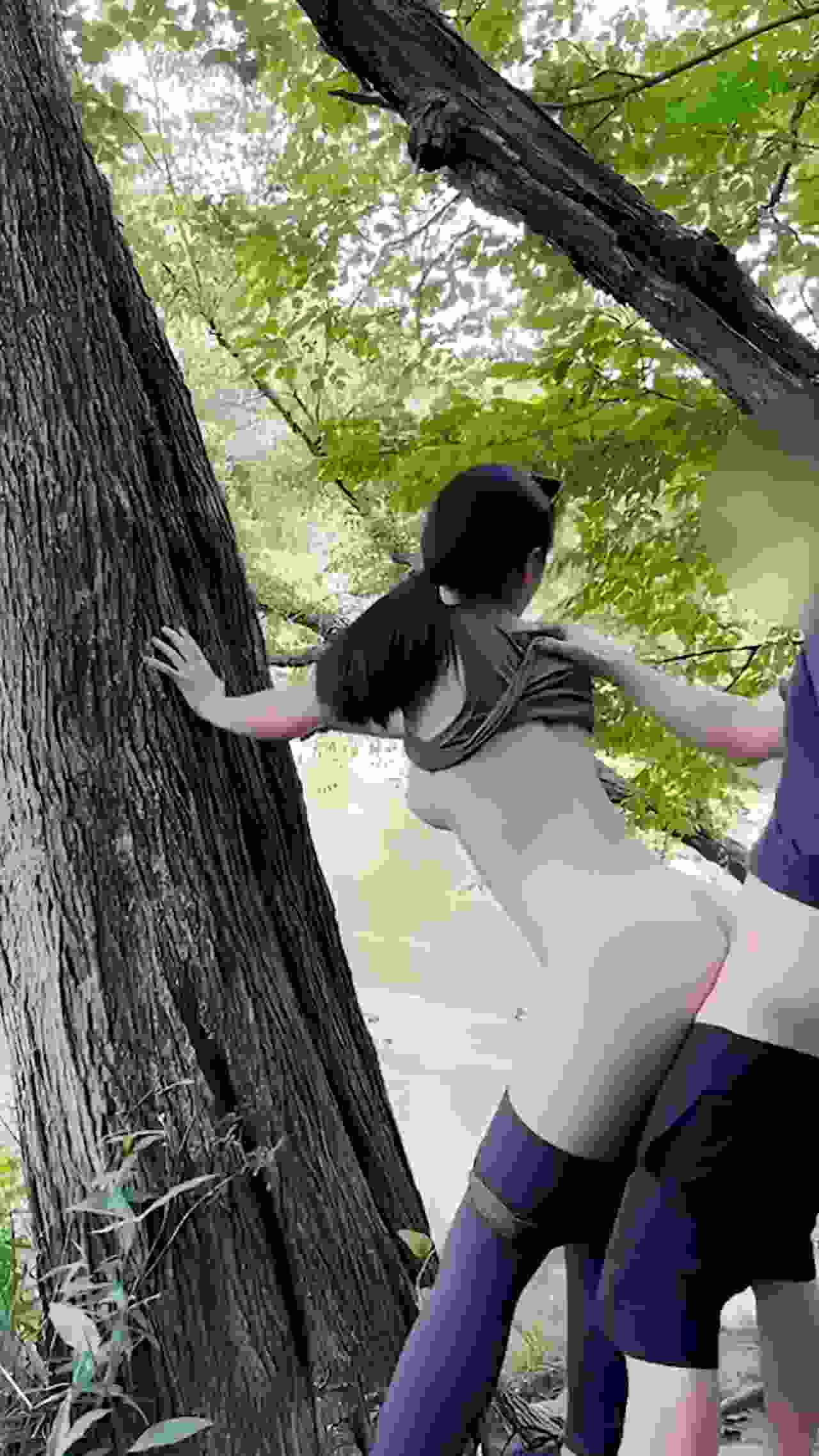  回归大自然，疯狂后入，内射，真刺激 的剧照6