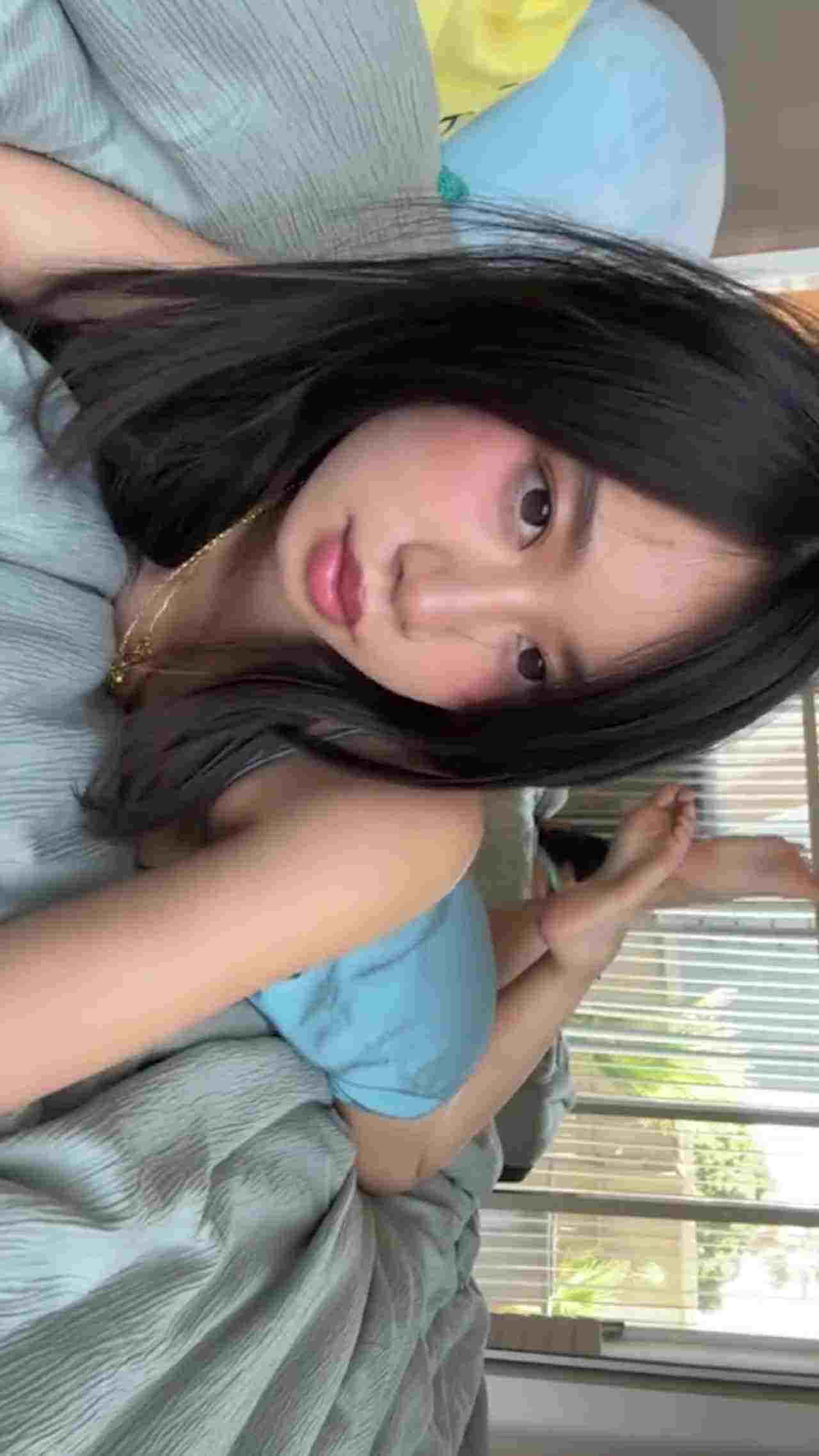  欲望很足的母狗 每天早晨都与男友爱的晨炮 的剧照9