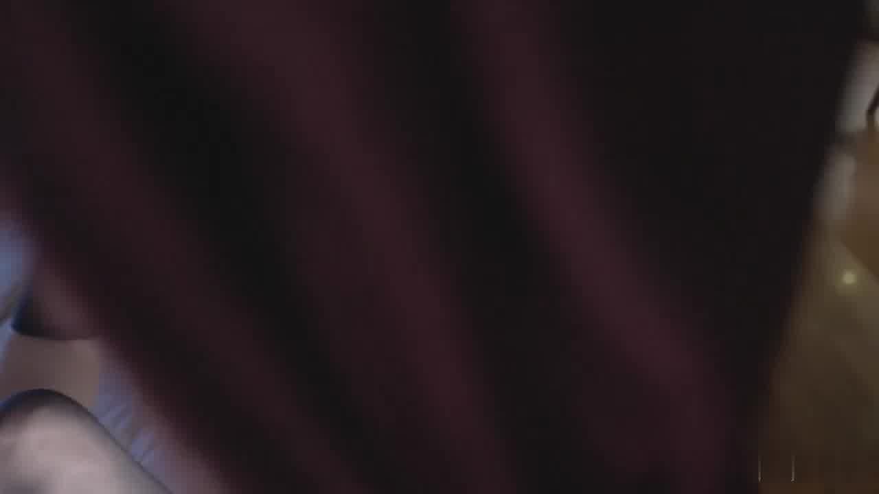  单身寂寞怎么办？让极品网红萝莉《柚木》教你怎么玩VR！ 的剧照2