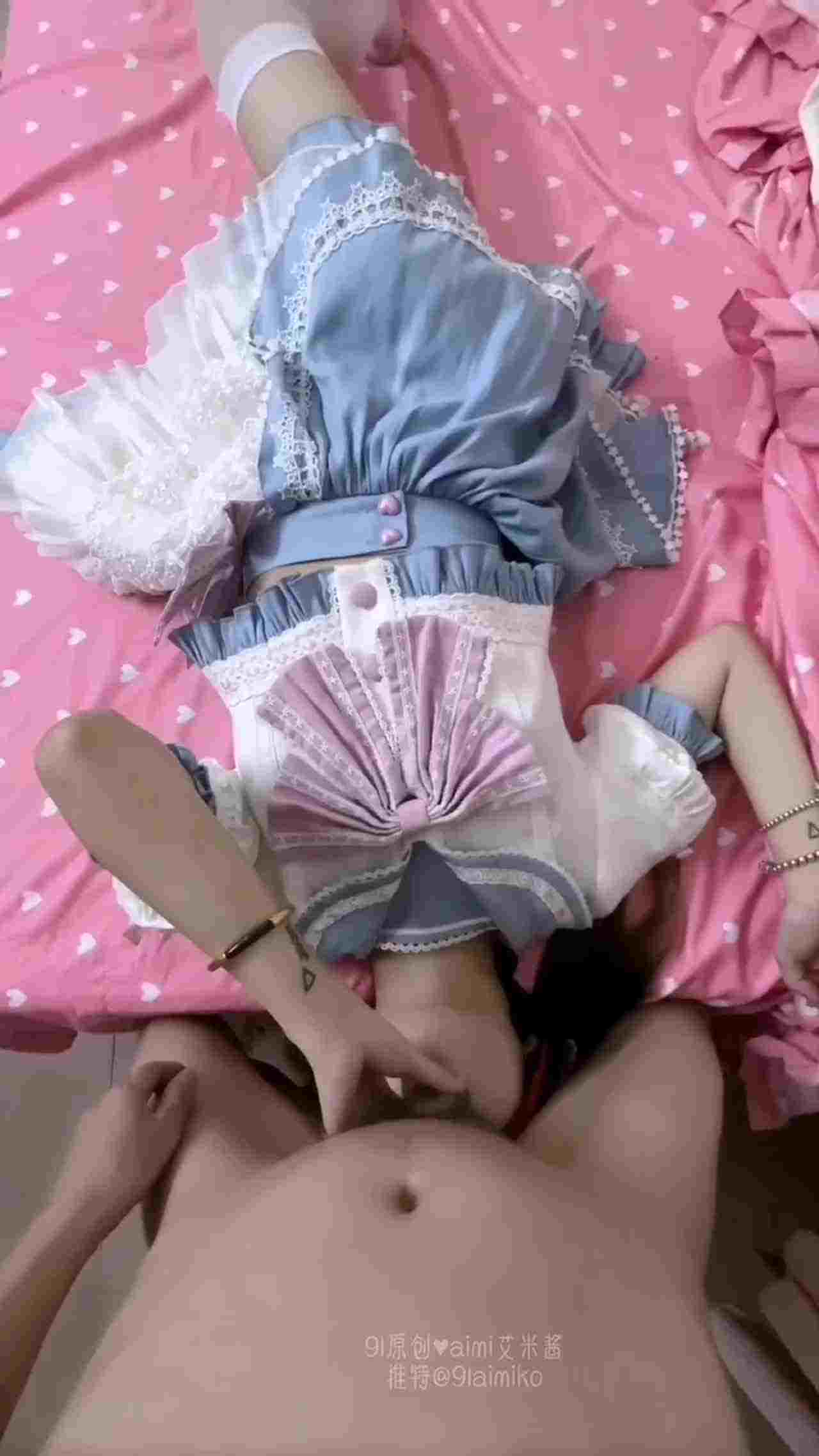  艾米被爸爸深喉，无套内射1_4 的剧照9