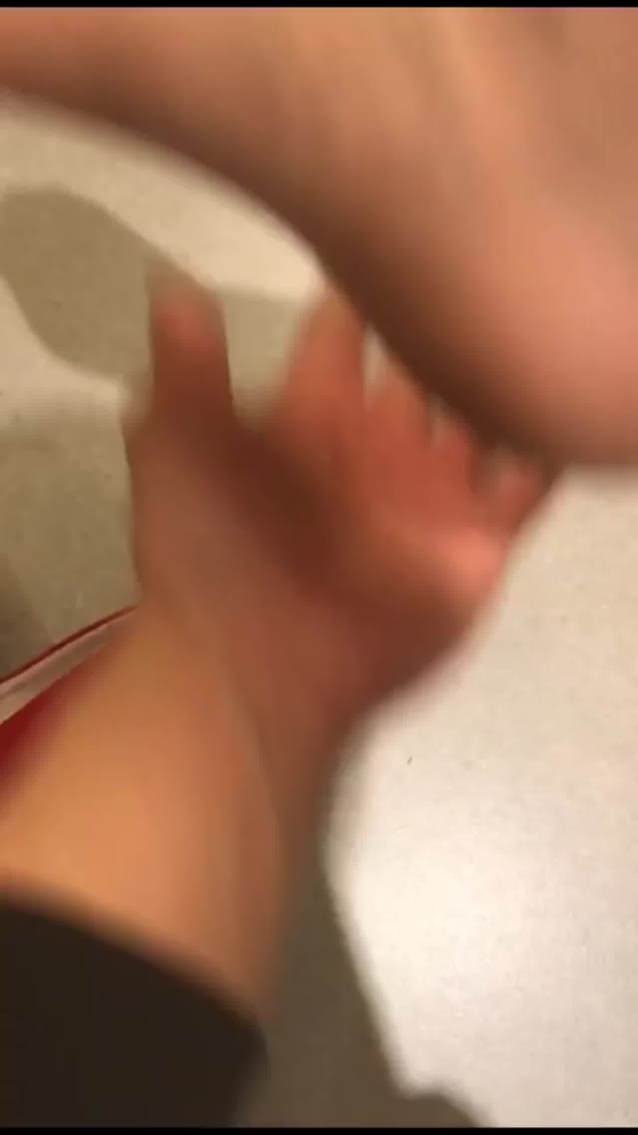  想舔空灵小姊姊脚指缝 的剧照3