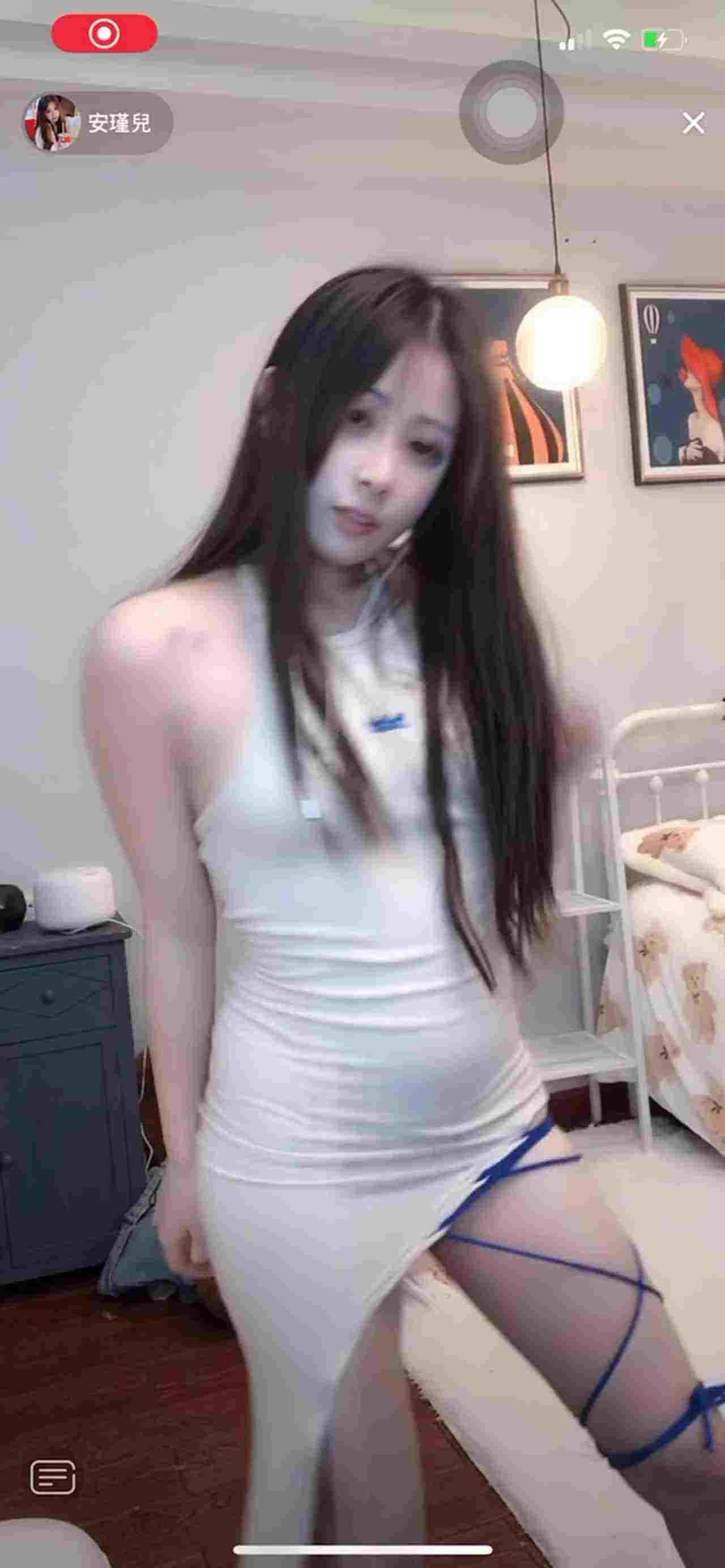  抖音自录真空走光系列 (5) 的剧照6