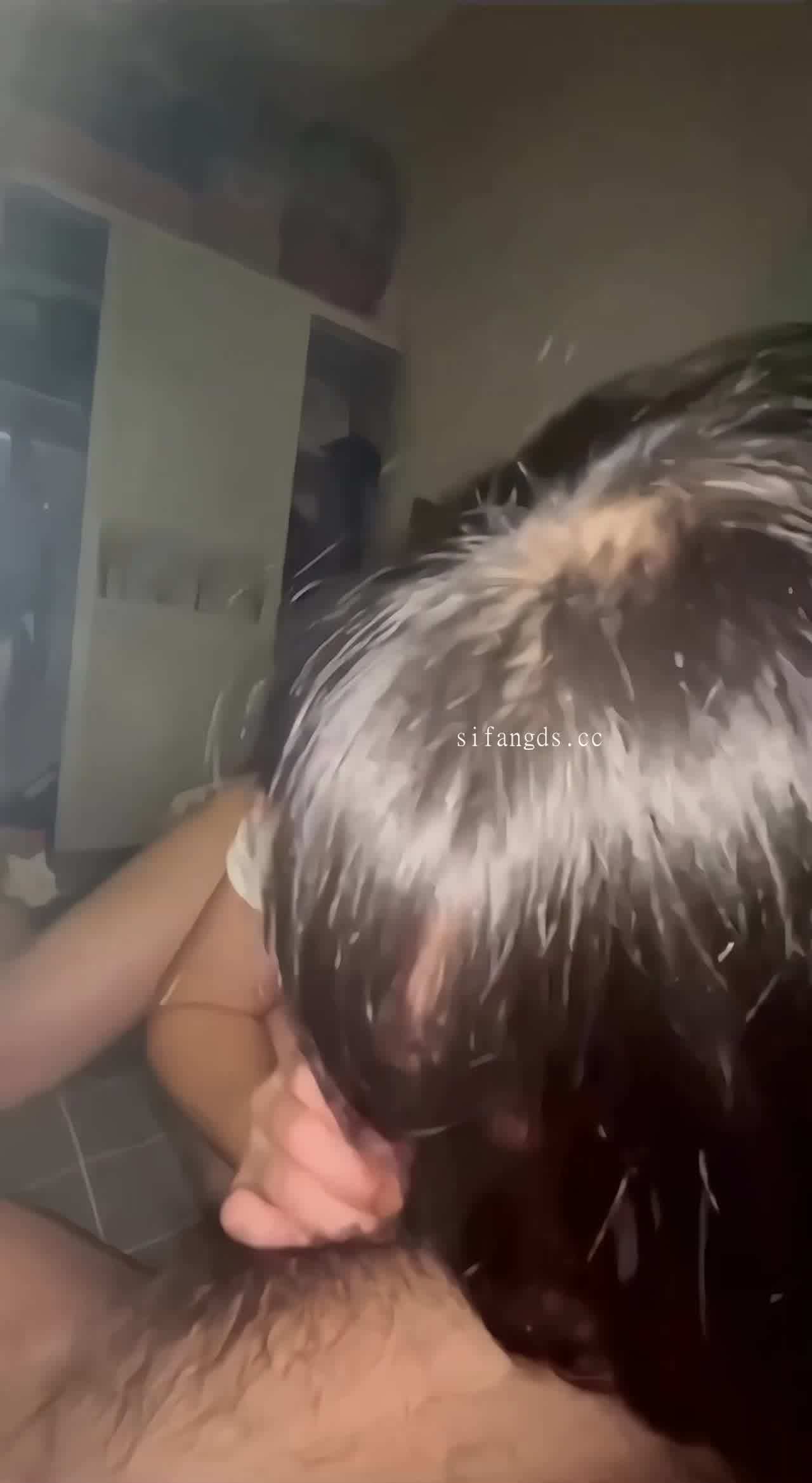  熟女骚货翘臀猛艹爽到升天 的剧照6