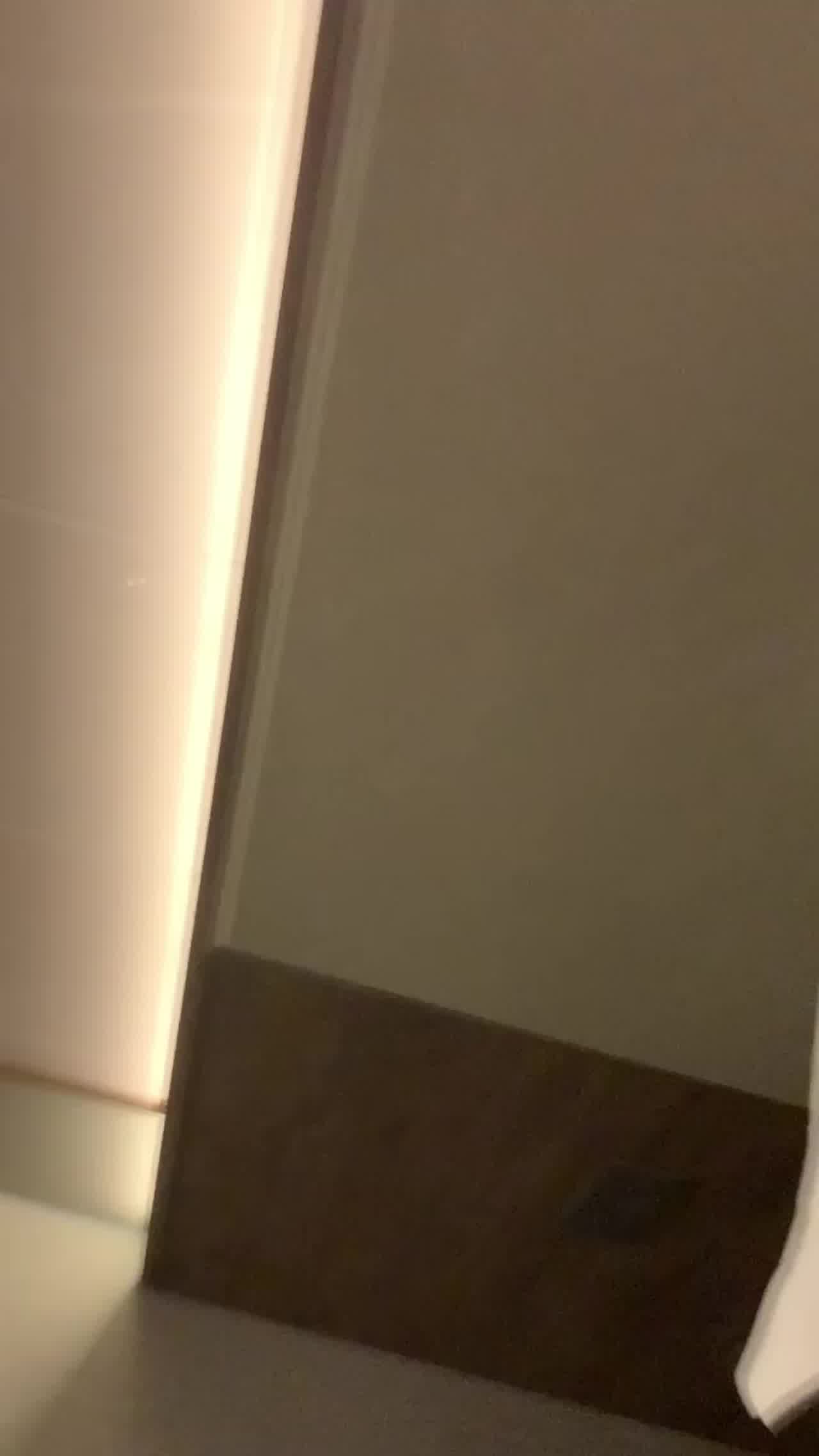  身材极品的大学妹妹 的剧照2