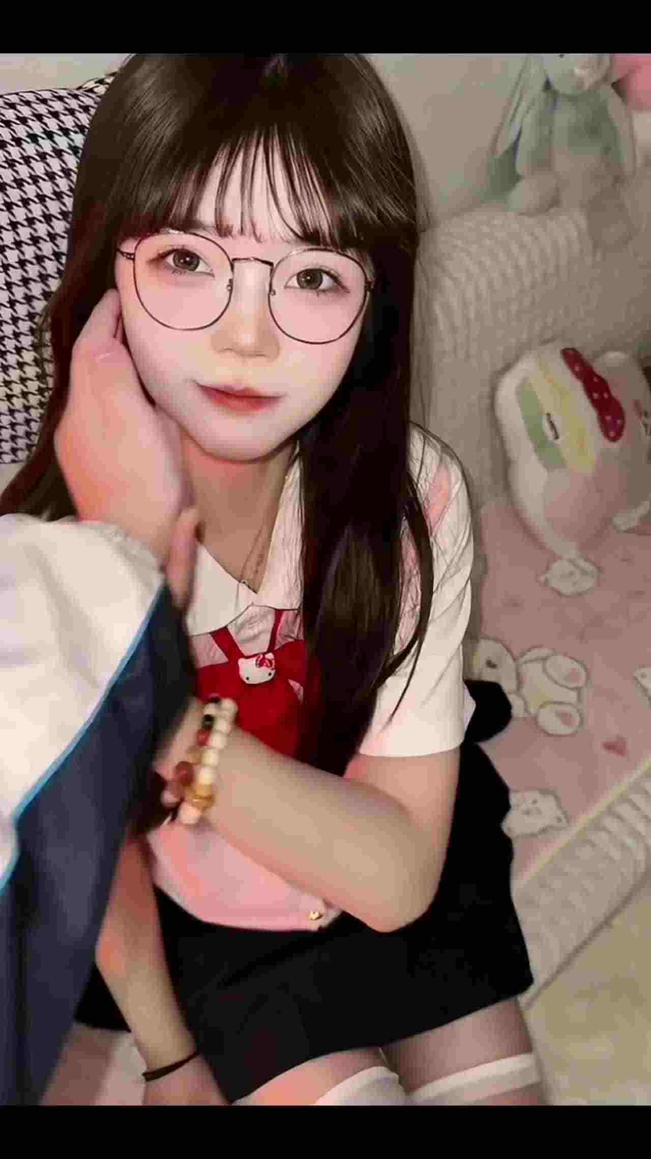  小女友秀身材 的剧照9