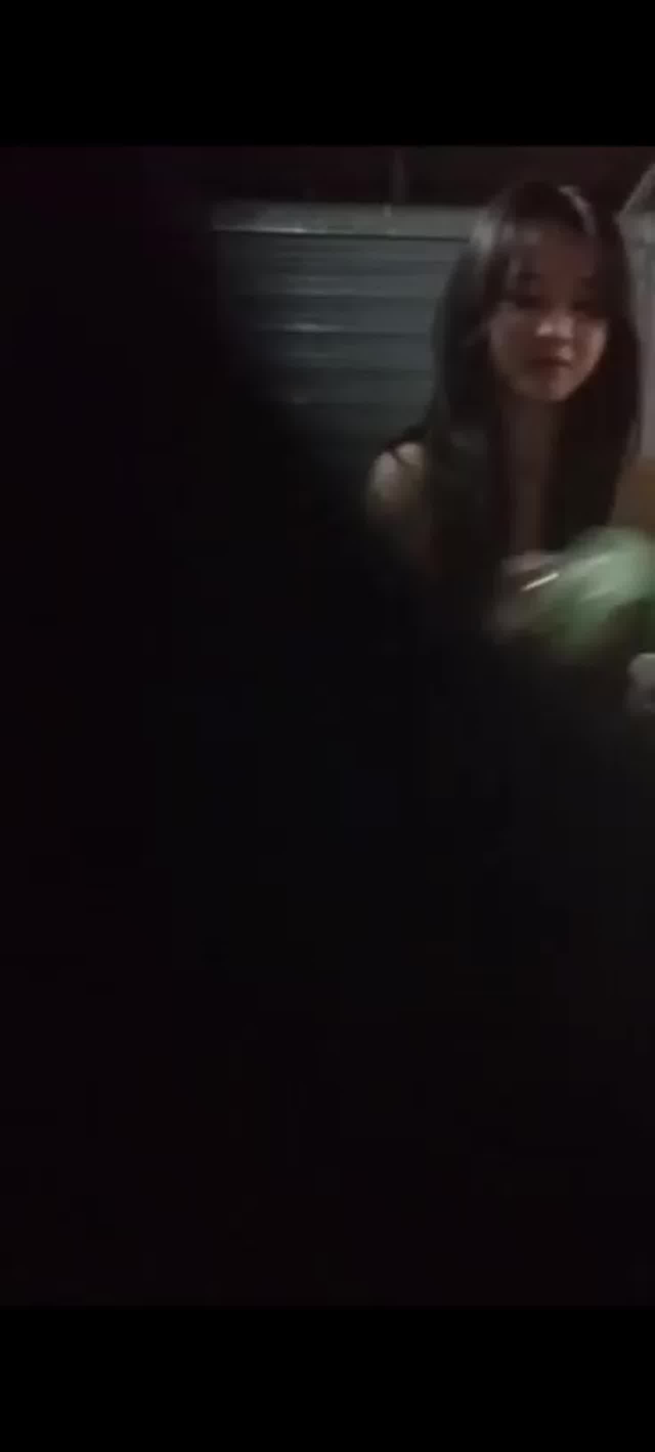  偷拍厂里的妹子洗澡 的剧照9