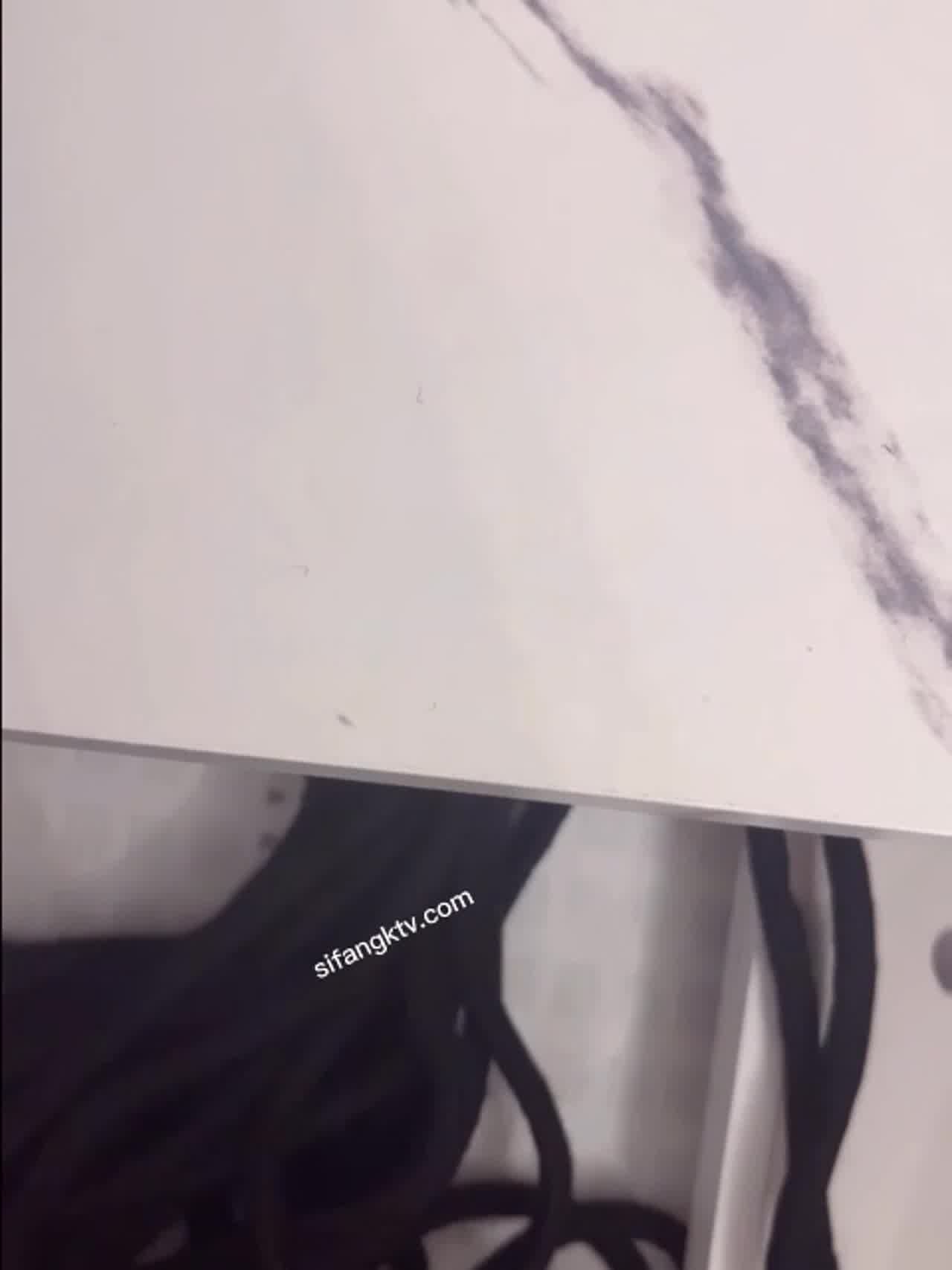  年轻黑丝极品ol被强压揉乃啪啪 的剧照6