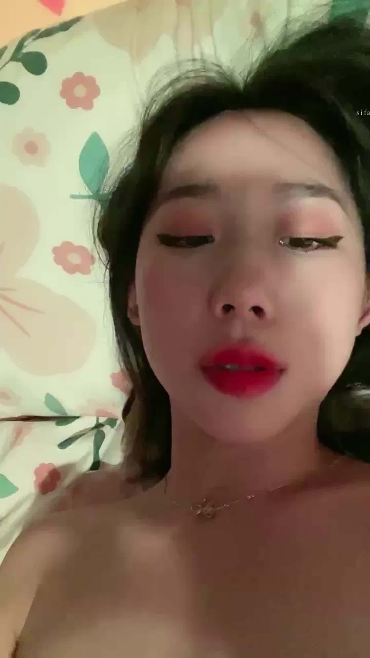  声音迷人小蛮腰姣好身材新人自慰直播秀 的剧照7